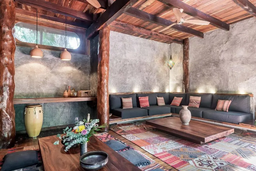 Stunning Jungle Treehouse With Lakefront & Beachside Tulum Holiday home