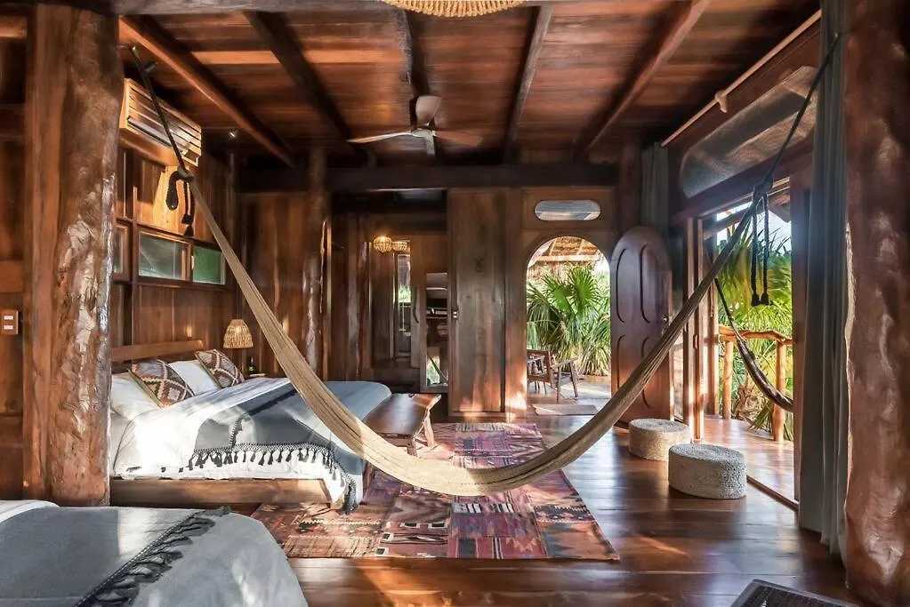 Stunning Jungle Treehouse With Lakefront & Beachside Tulum Holiday home