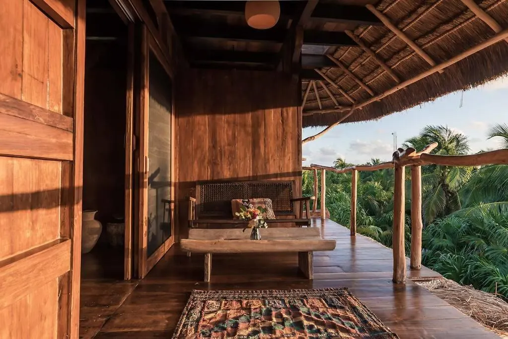 Stunning Jungle Treehouse With Lakefront & Beachside Tulum