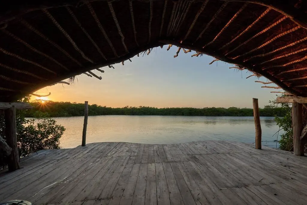 Stunning Jungle Treehouse With Lakefront & Beachside Tulum Holiday home