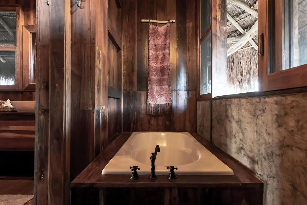 Stunning Jungle Treehouse With Lakefront & Beachside Tulum Holiday home