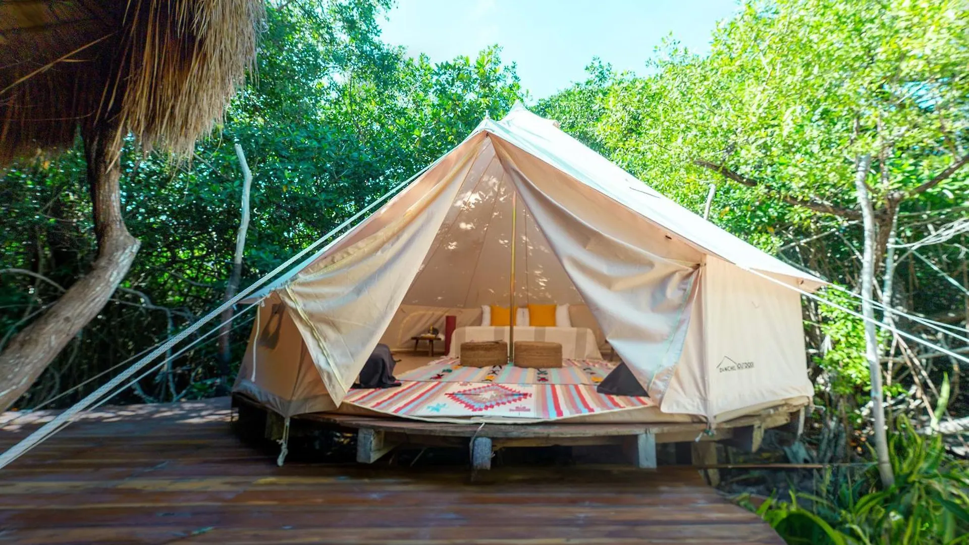 Stunning Jungle Treehouse With Lakefront & Beachside contacts